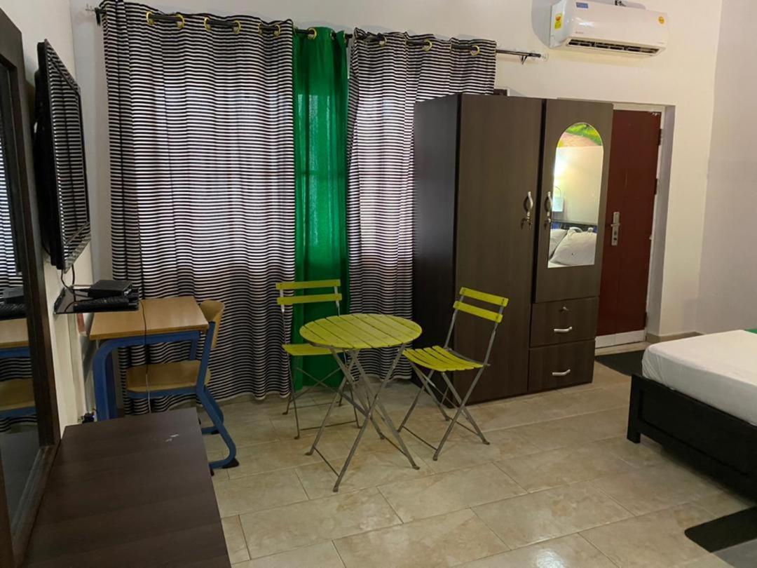 Hgl Guest House East Legon Exterior foto
