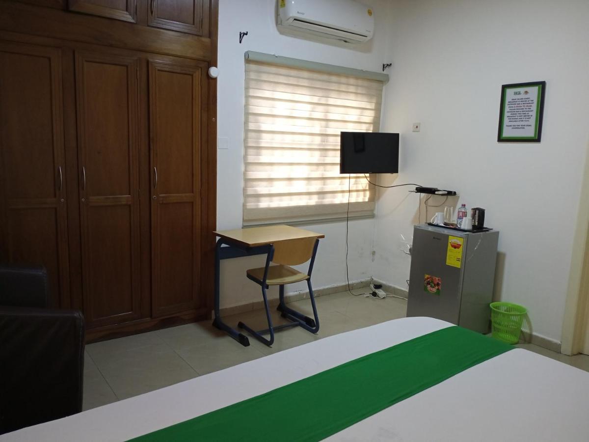 Hgl Guest House East Legon Exterior foto